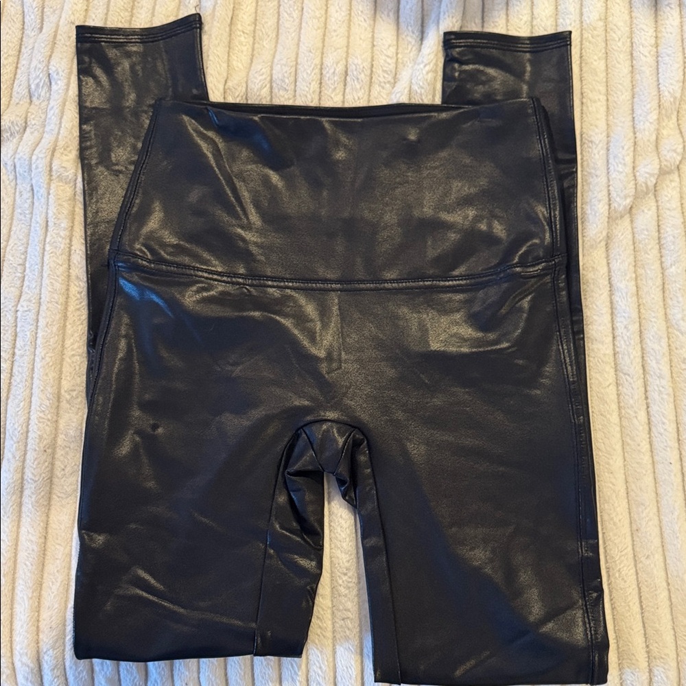 Jane and Bleecker Glossy Black Leggings
